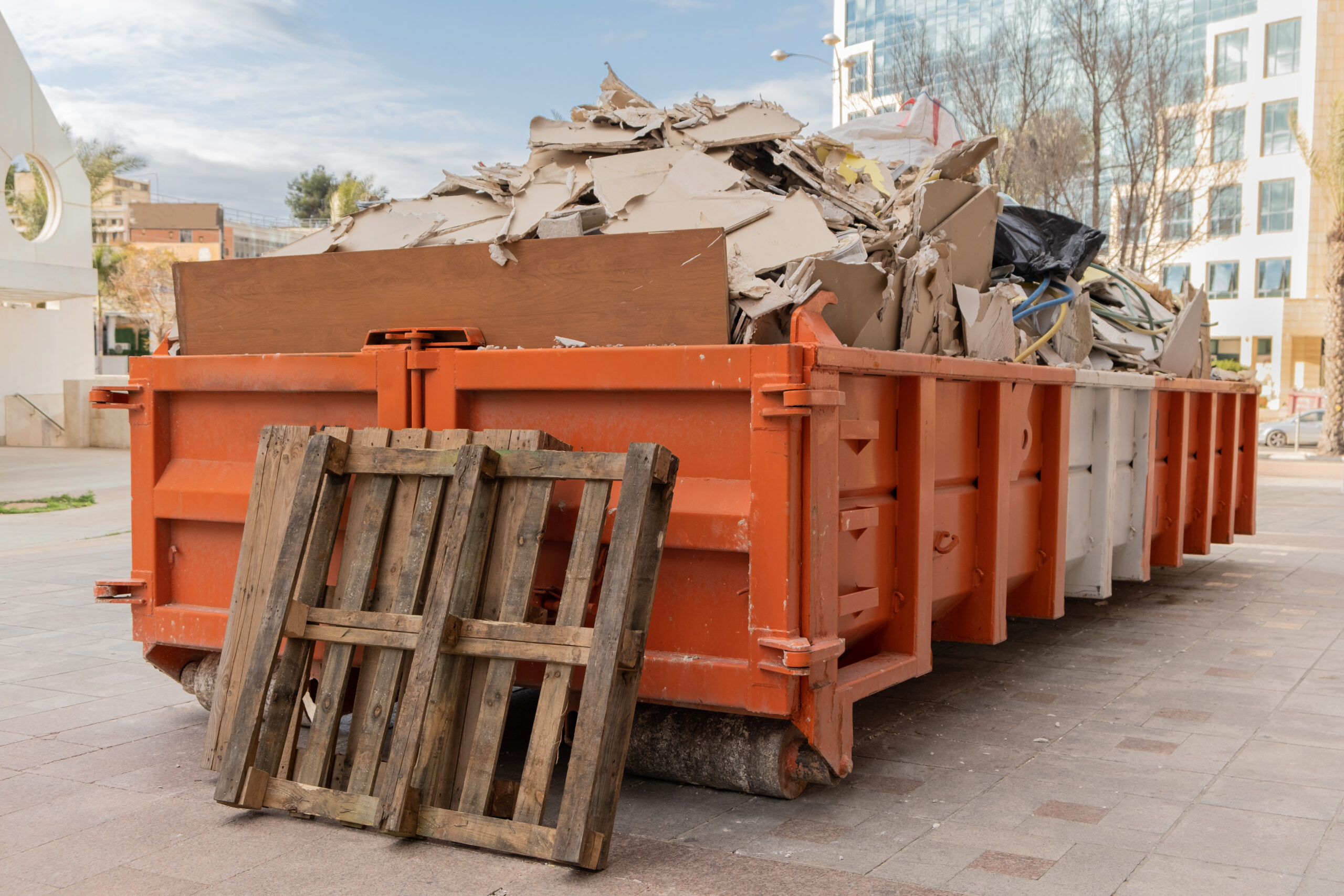 Construction Dumpster Rental: Sizes, Costs, and Waste Disposal Tips